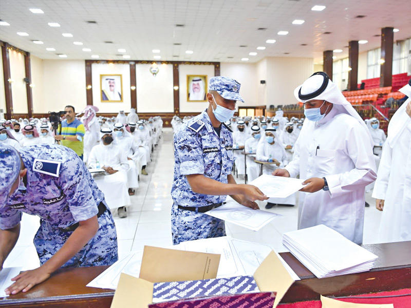 جانب من اللقاء أمس الأول