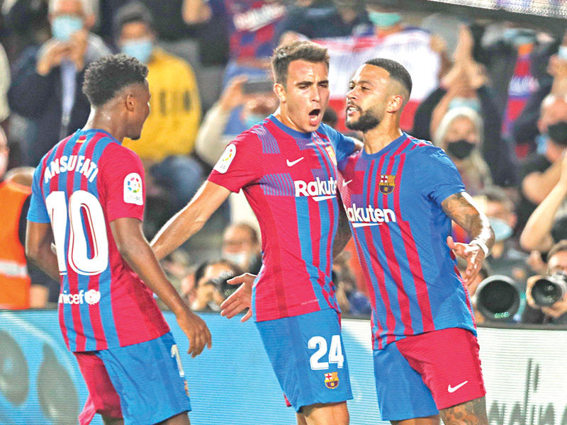 فرحة لاعبي برشلونة بالهدف الثاني