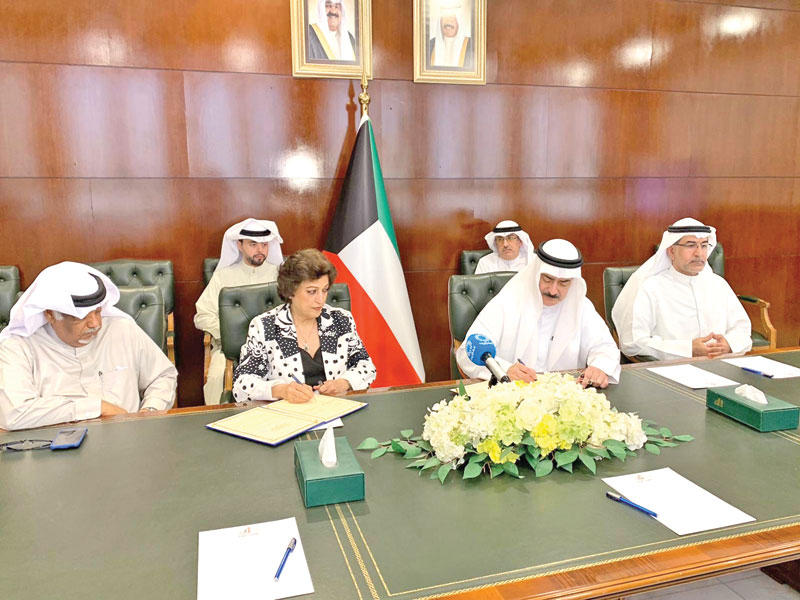 من أجواء التوقيع 