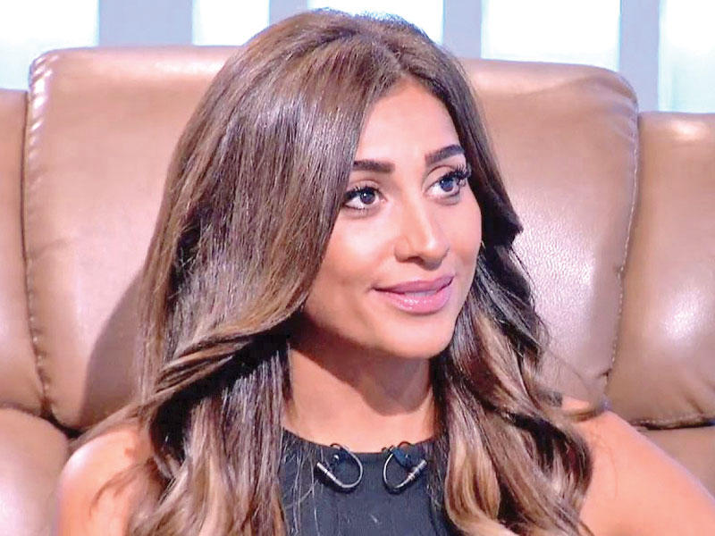 الفنانة دينا الشربيني