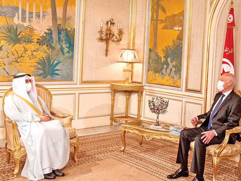 وزير الخارجية أثناء لقائه مع الرئيس التونسي 