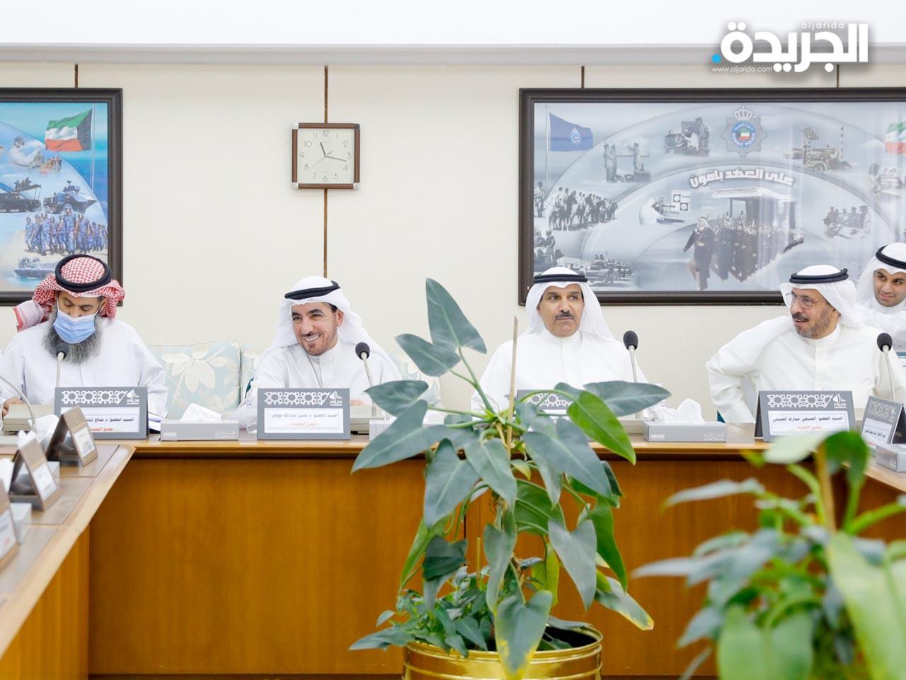 لجنة شؤون غير محددي الجنسية