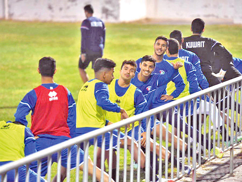 تدريب المنتخب الأولمبي لكرة القدم أمس في أوزبكستان