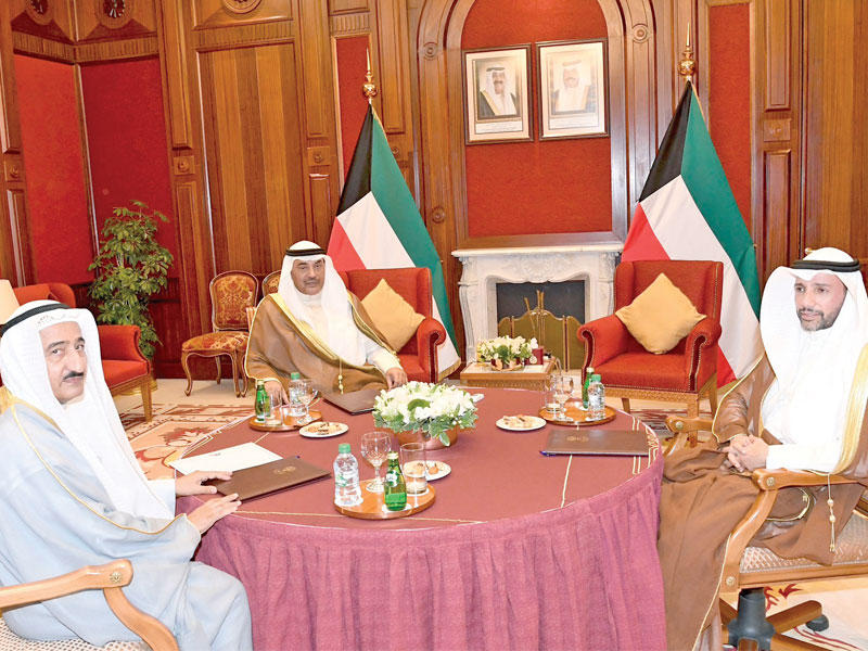 جانب من اجتماع رؤساء السلطات الثلاث أمس