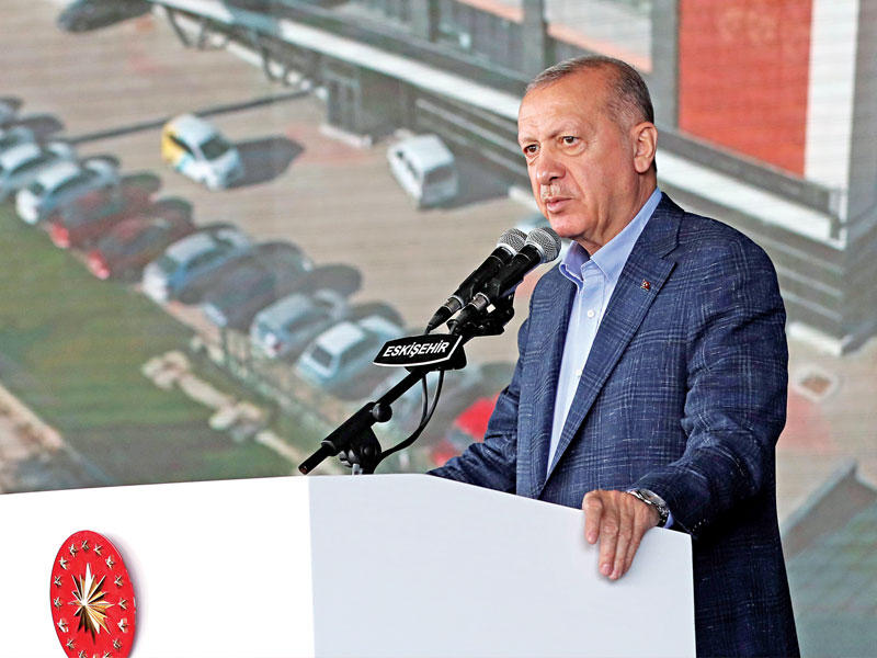 الرئيس التركي رجب طيب إردوغان خلال خطابه أمس الأول (رويترز)n