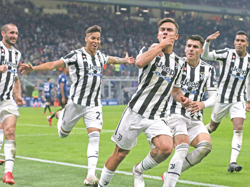 ديبالا نجم يوفنتوس يحتفل بهدفه