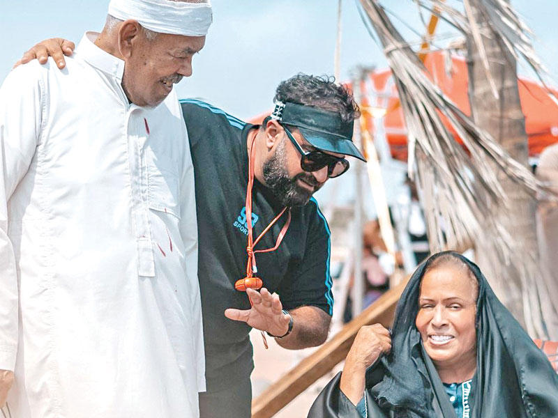 المخرج مناف عبدال مع حياة الفهد وسعد الفرج 