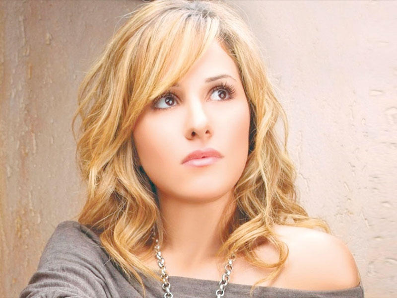 الفنانة شيري عادل 