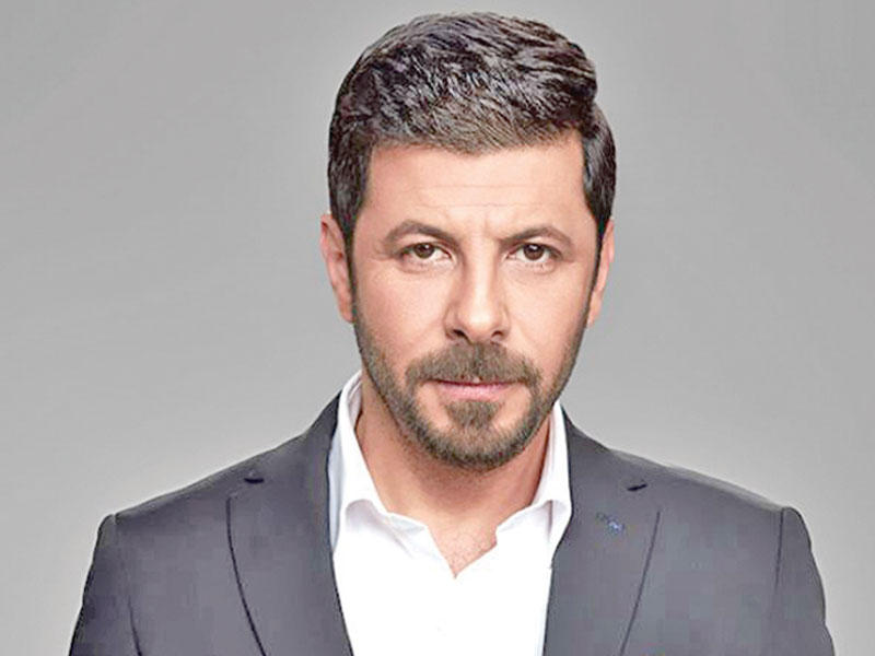 الفنان إياد نصار 