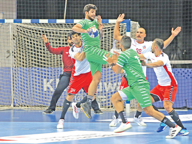 جانب من مباراة الكويت والعربي