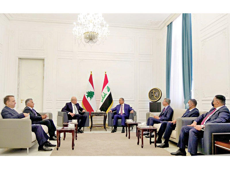 رئيس الحكومة العراقي مصطفى الكاظمي مستقبلاً نظيره اللبناني نجيب ميقاتي في بغداد أمس (مجلس الوزراء)