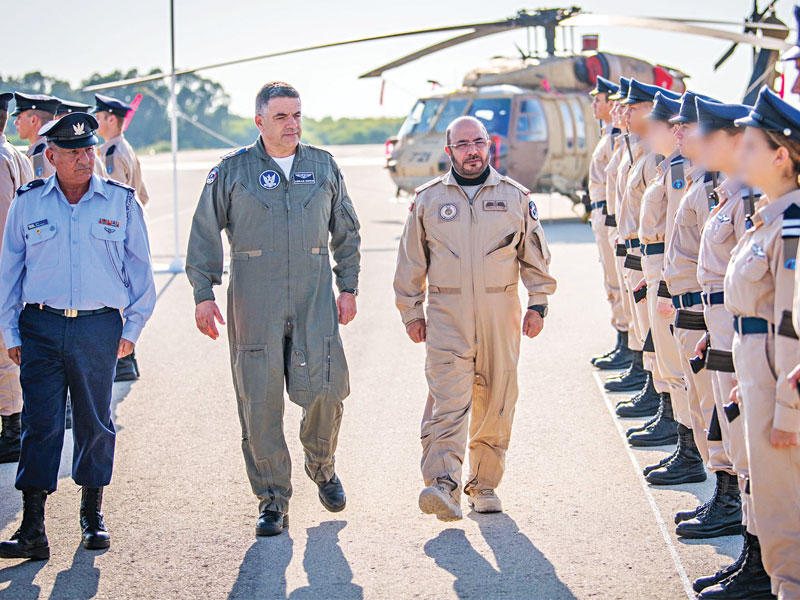 قائد سلاح الجو الإماراتي اللواء الركن إبراهيم ناصر العلوي يصل لإسرائيل في إطار تمرين «العلم الأزرق» أمس (سلاح الجو) 