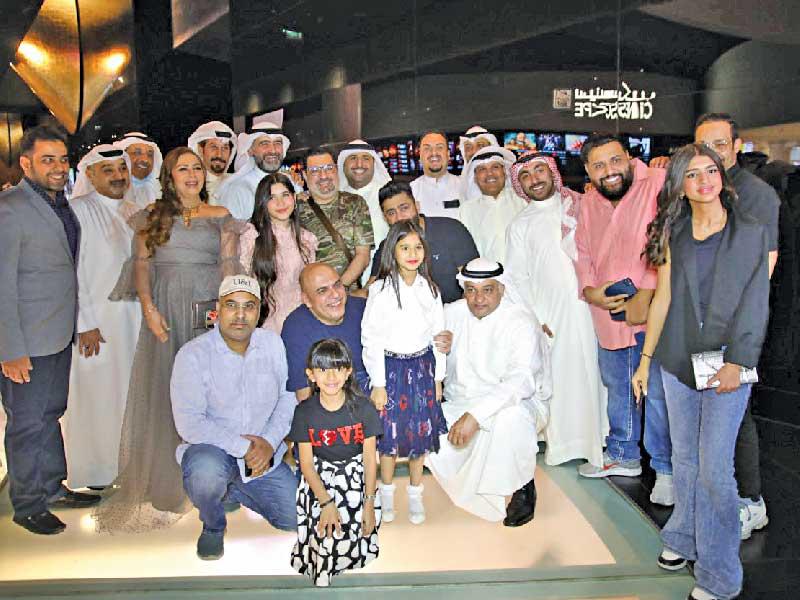 الخرجي والبلوشي وعدد من النجوم أثناء العرض الخاص