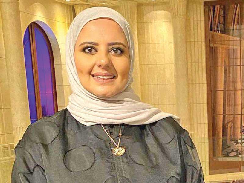 الكاتبة منال المزيد