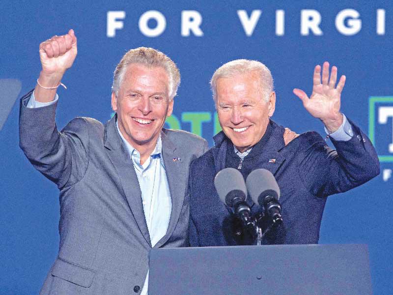 دعم الرئيس الأميركي جو بايدن، أمس الأول، حملة المرشح الديموقراطي تيري مكوليف لمنصب حاكم ولاية فرجينيا الرئيسية