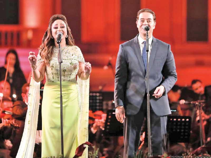 الفنانين مدحت صالح وريهام عبدالحكيم