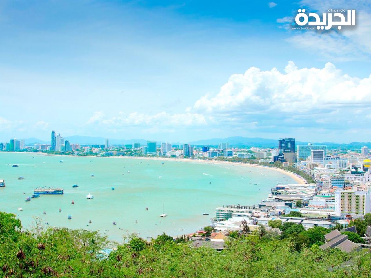 تايلاند تفتح أبوابها أمام السياح المحصنين