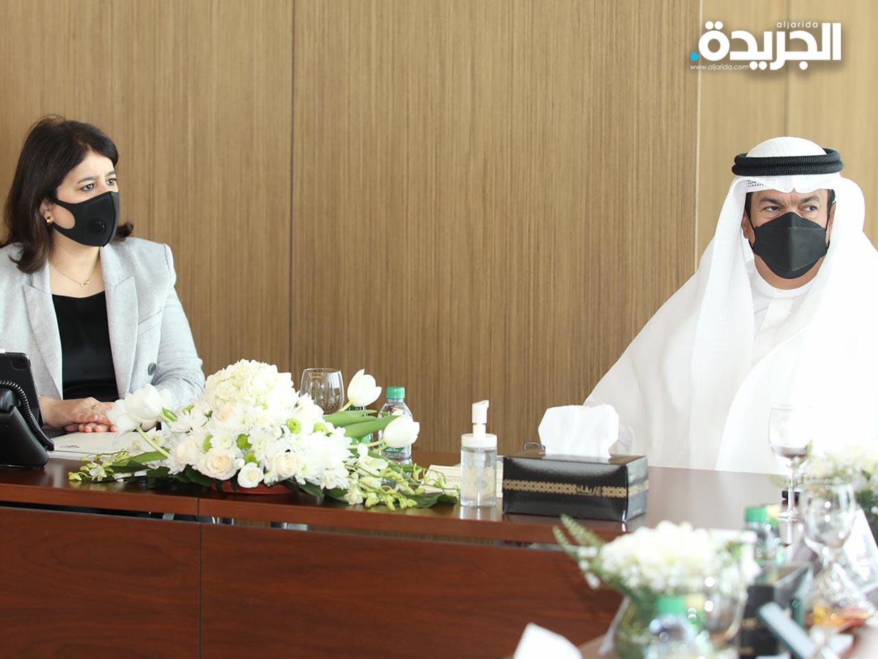 المضف والفارس خلال الاجتماع أمس