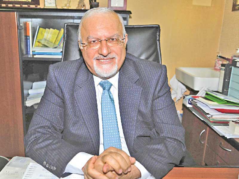  رئيس قسم زراعة الأعضاء في مركز حامد العيسى لزراعة الأعضاء رئيس الجمعية الكويتية لزراعة الأعضاء د. مصطفى الموسوي