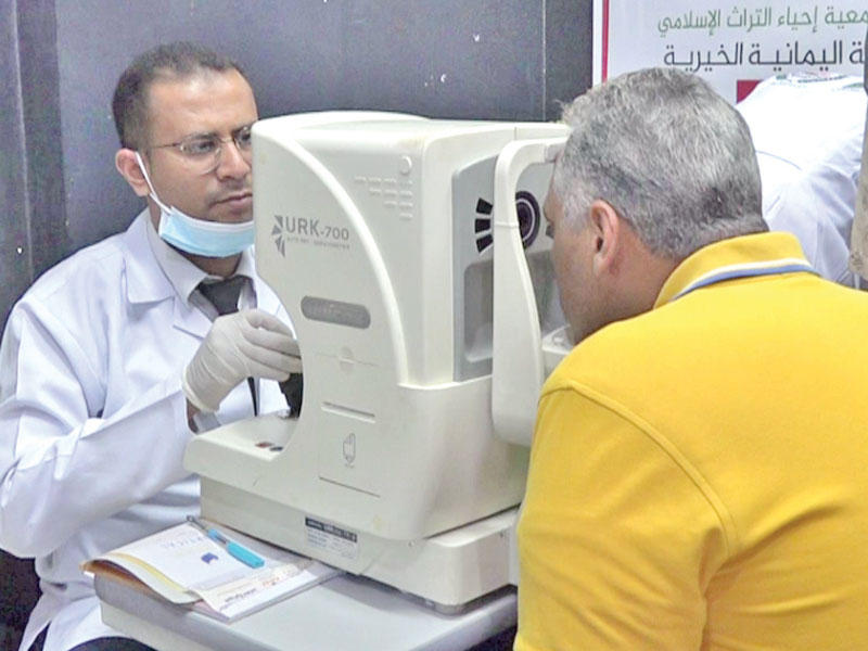 جمعية إحياء التراث الإسلامي ممثلة بلجنة العالم العربي، إجراء 400 عملية مجانية لإزالة المياه البيضاء وزراعة العدسات