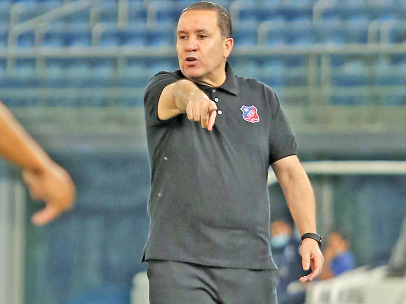  المدير الفني للكويت التونسي، نبيل معلول