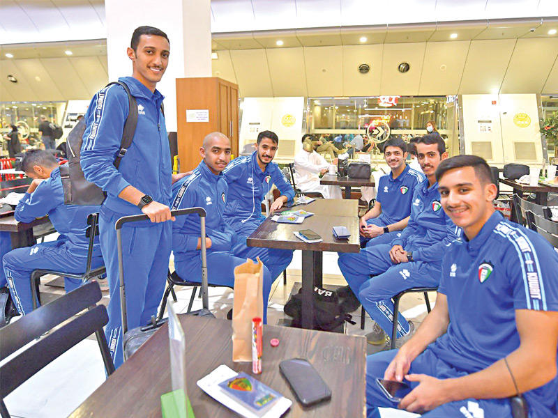 جانب من مغادرة الوفد