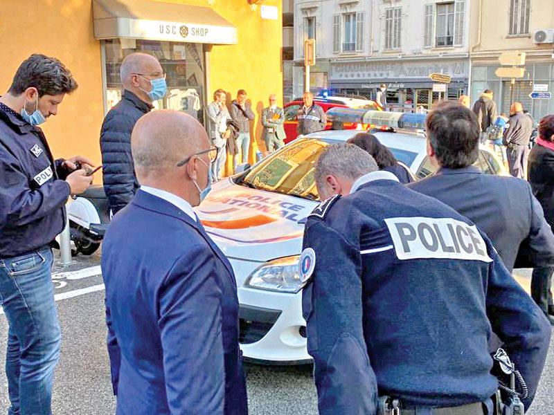 جزائري يطعن شرطياً فرنسياً في كانn