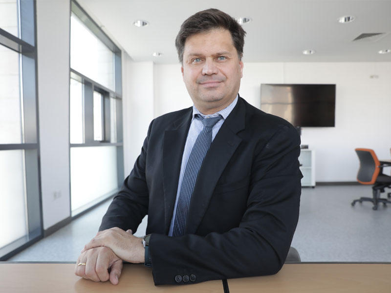 الأستاذ المساعد في كلية إدارة الأعمال لدى «الأسترالية» في الكويت  د. أندري أوستين