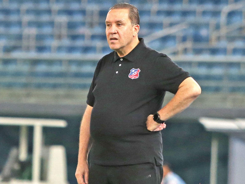 مدرب الأبيض التونسي نبيل معلول