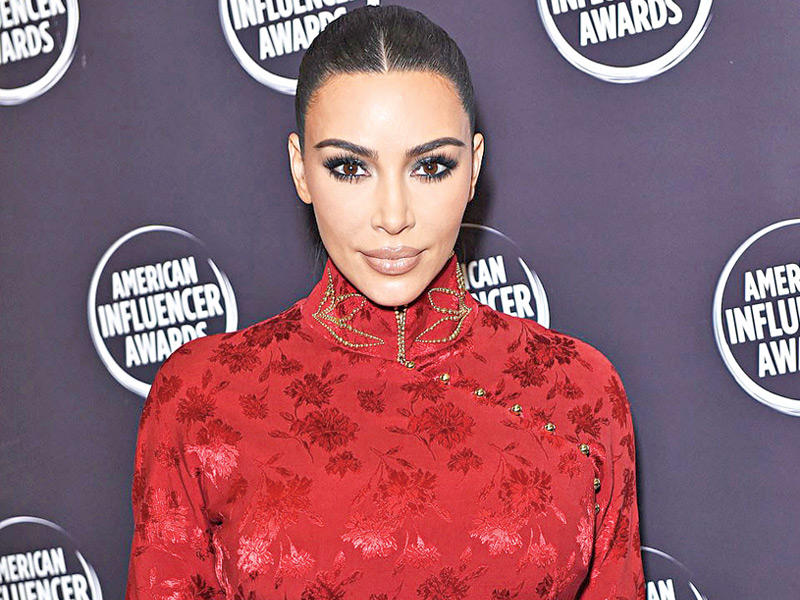 نجمة تلفزيون الواقع كيم كارداشيان