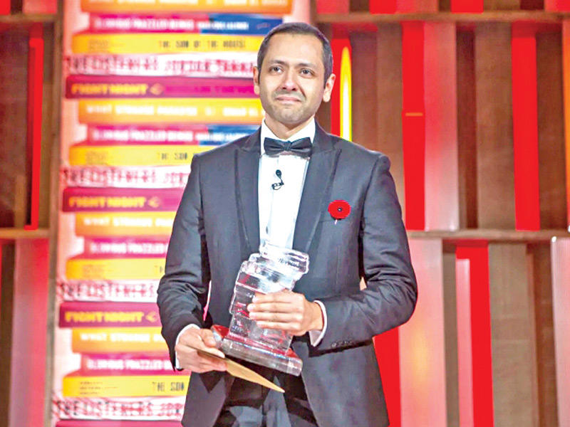  الروائي والصحافي الكندي من أصل مصري