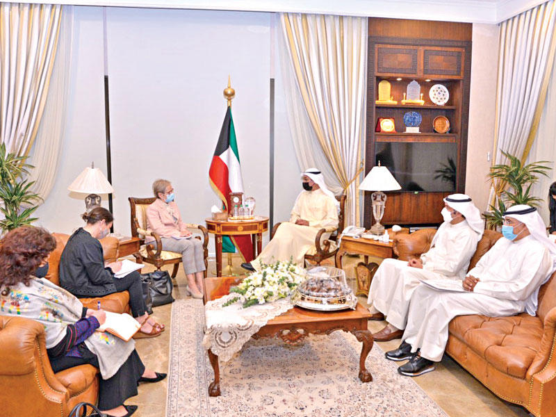 نائب وزير الخارجية السفير مجدي الظفيري مستقبلاً المسؤولة الأممية أمس