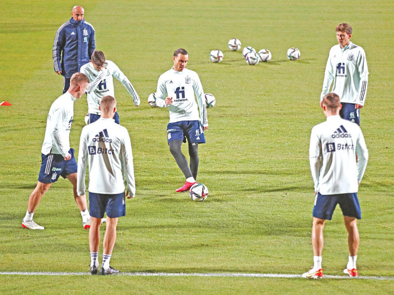 جانب من تدريبات المنتخب الإسباني