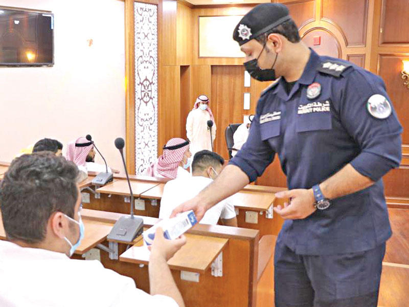 خلال المحاضرات التوعوية للطلبة 