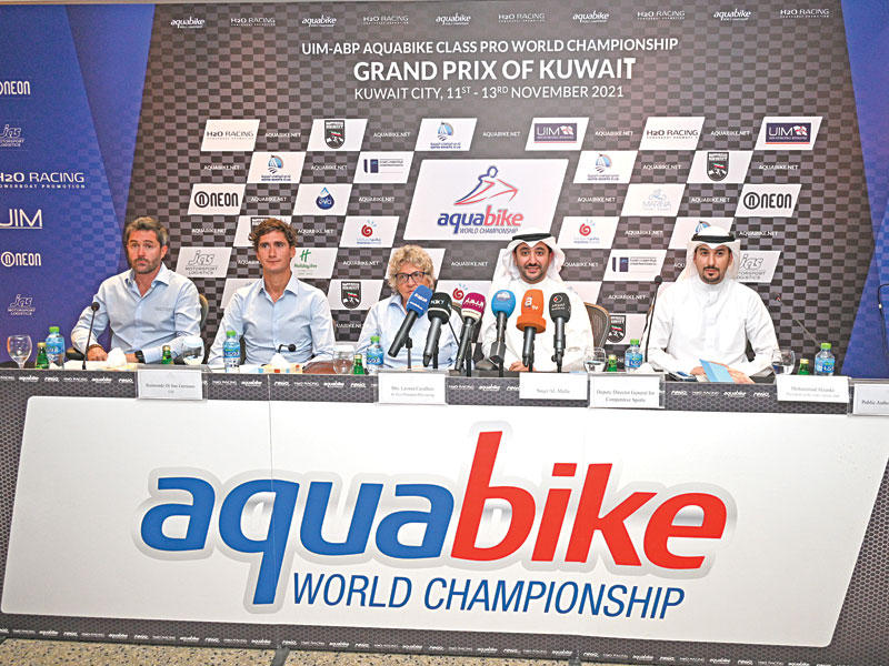 نائب المدير العام لهيئة الرياضة الدكتور صقر الملا متحدثاً خلال المؤتمر الصحافي (تصوير نوفل ابراهيم)