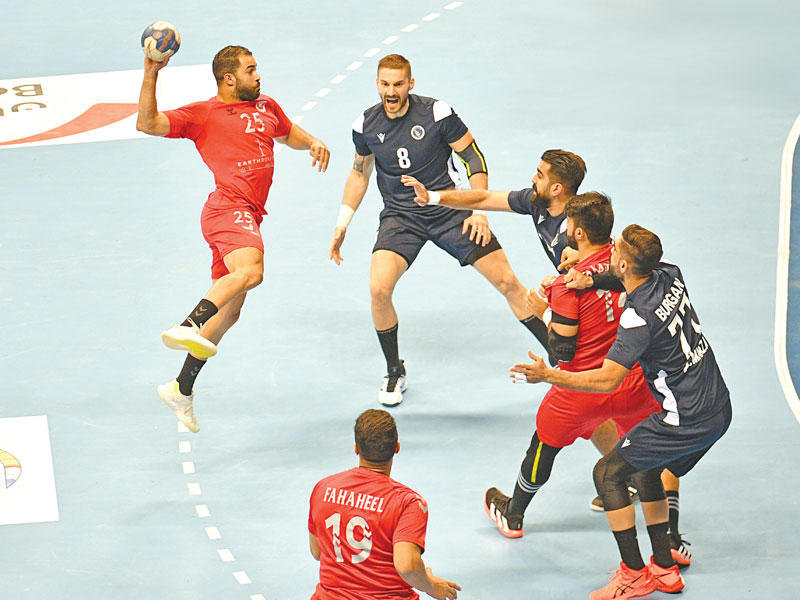 جانب من مباراة برقان والفحيحيل     (تصوير نوفل إبراهيم)