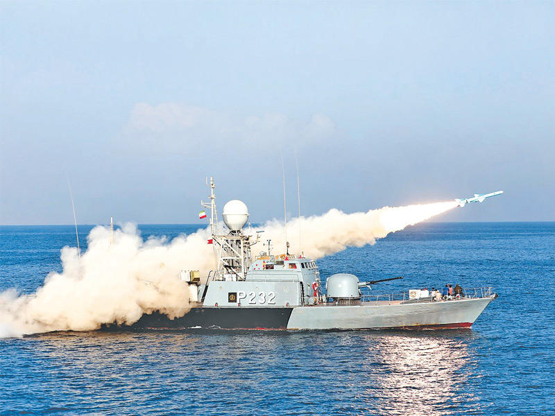 إطلاق صاروخ خلال مناورات إيرانية قبل أيام