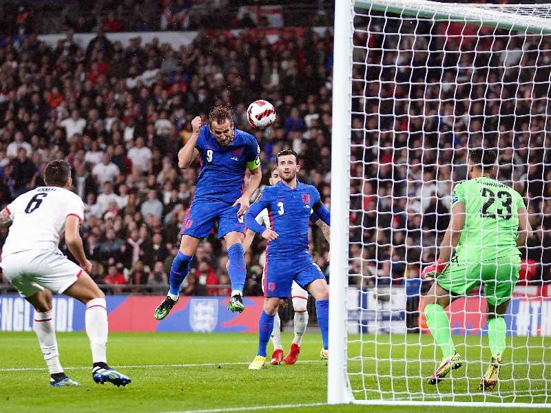 هاري كين نجم منتخب إنكلترا يحرز الهدف الثاني