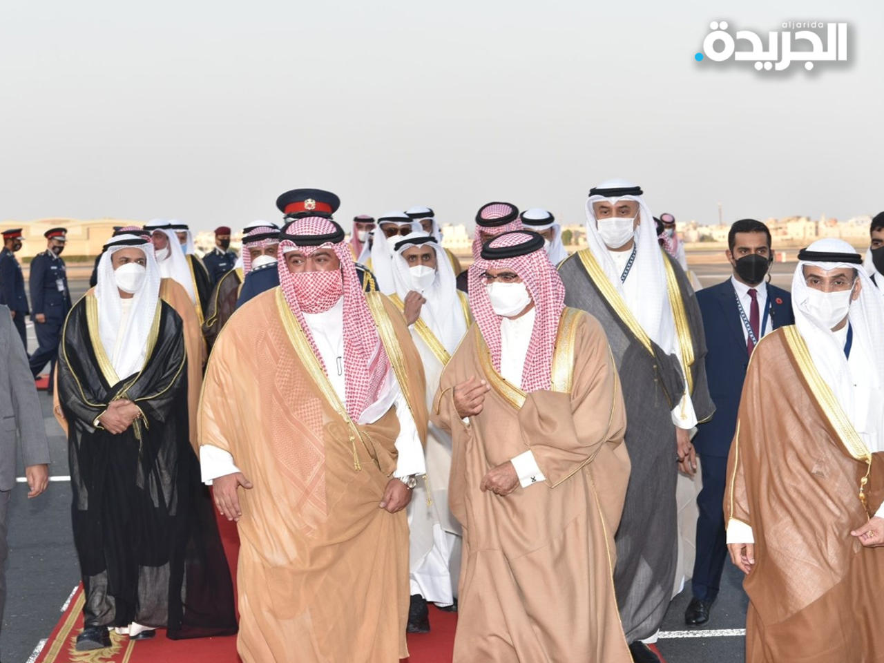 الشيخ ثامر العلي يصل البحرين