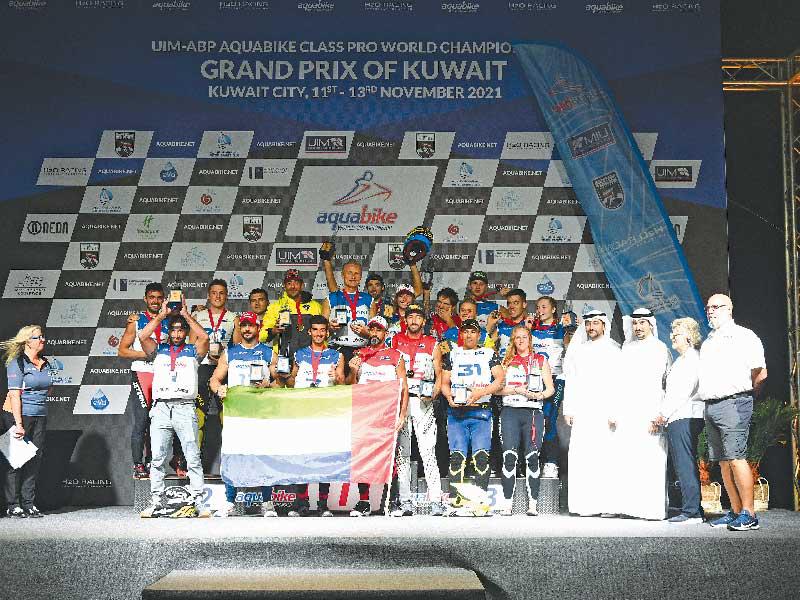 تتويج الفائزين في اليوم الختامي (تصوير نوفل إبراهيم)