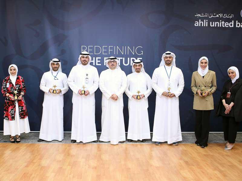 نقيب أمين يكرّم المعينين الجدد بعد اجتيازهم الدورة التعريفية