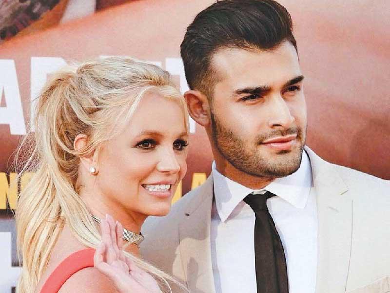 سبيرز وأصغري