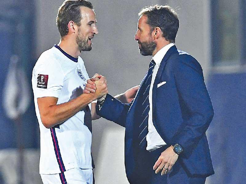 مدرب منتخب إنكلترا  غاريث ساوثغيت وهاري كين