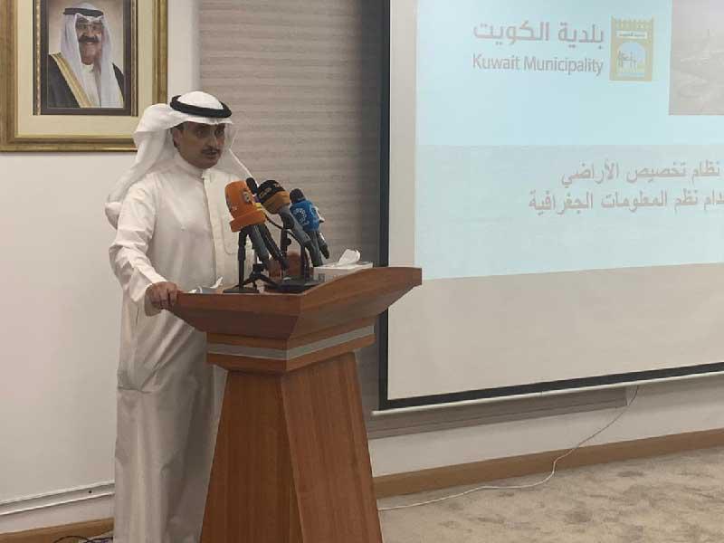  المدير العام لبلدية الكويت، م. أحمد المنفوحي خلال ورشة عمل نظام تخصيص الأراضي 