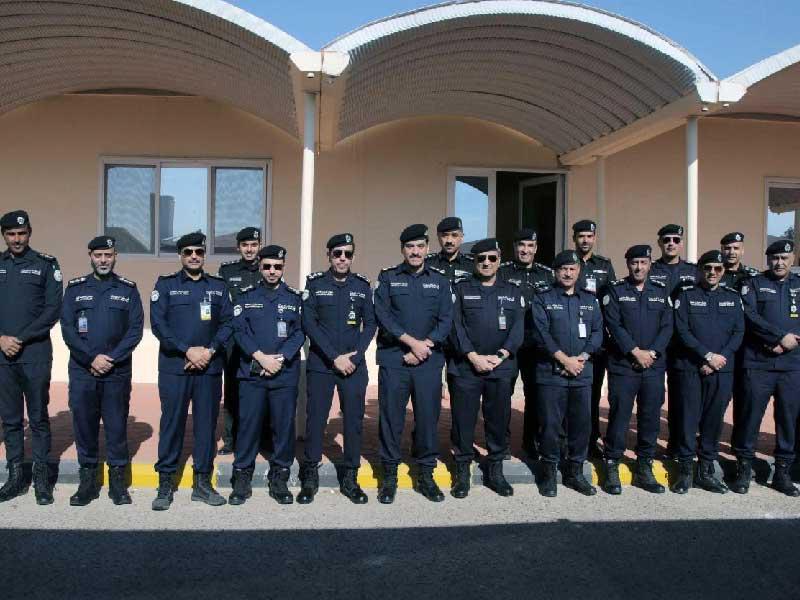 الصايغ ومحمود والخدة والعدواني والخالد مع ضباط قطاع التعليم