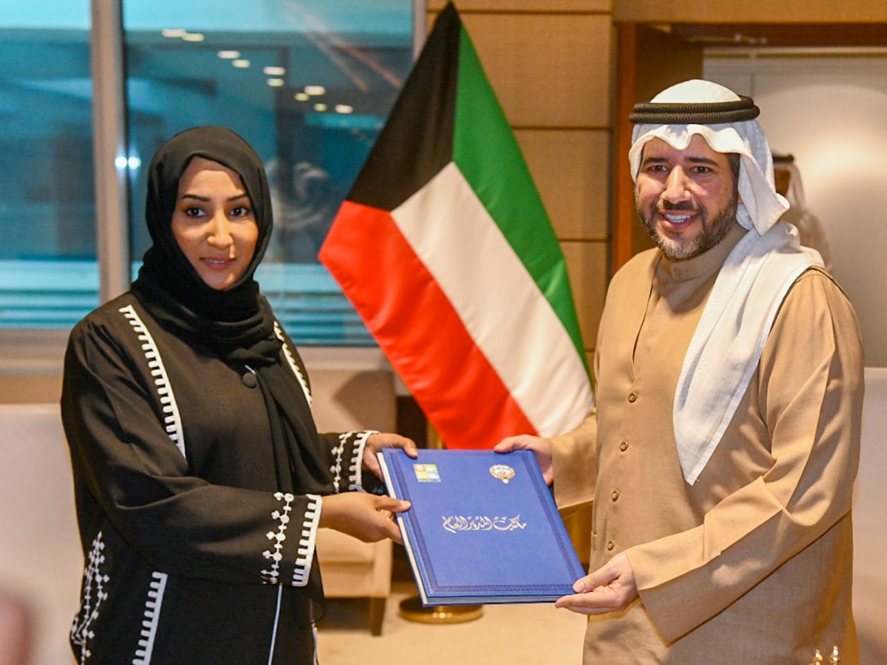 الأحمد والظاهري خلال توقيع المذكرة