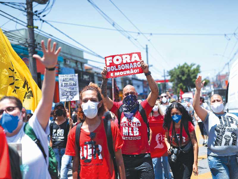 متظاهرون يؤيدون التدخّل العسكري في سياسة البرازيل وإغلاق المجلس الوطني والمحكمة العليا