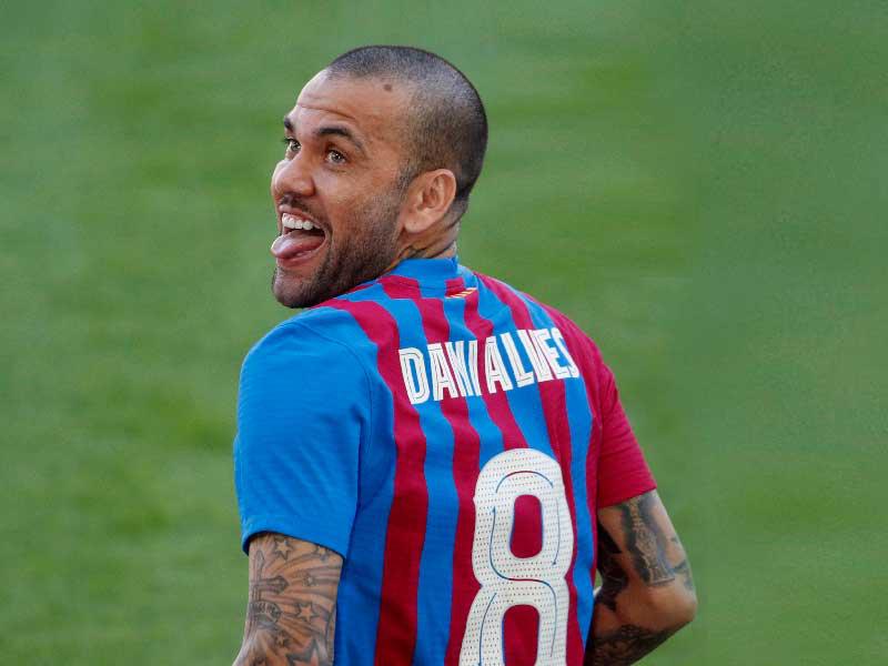  المدافع البرازيلي المخضرم داني ألفيش