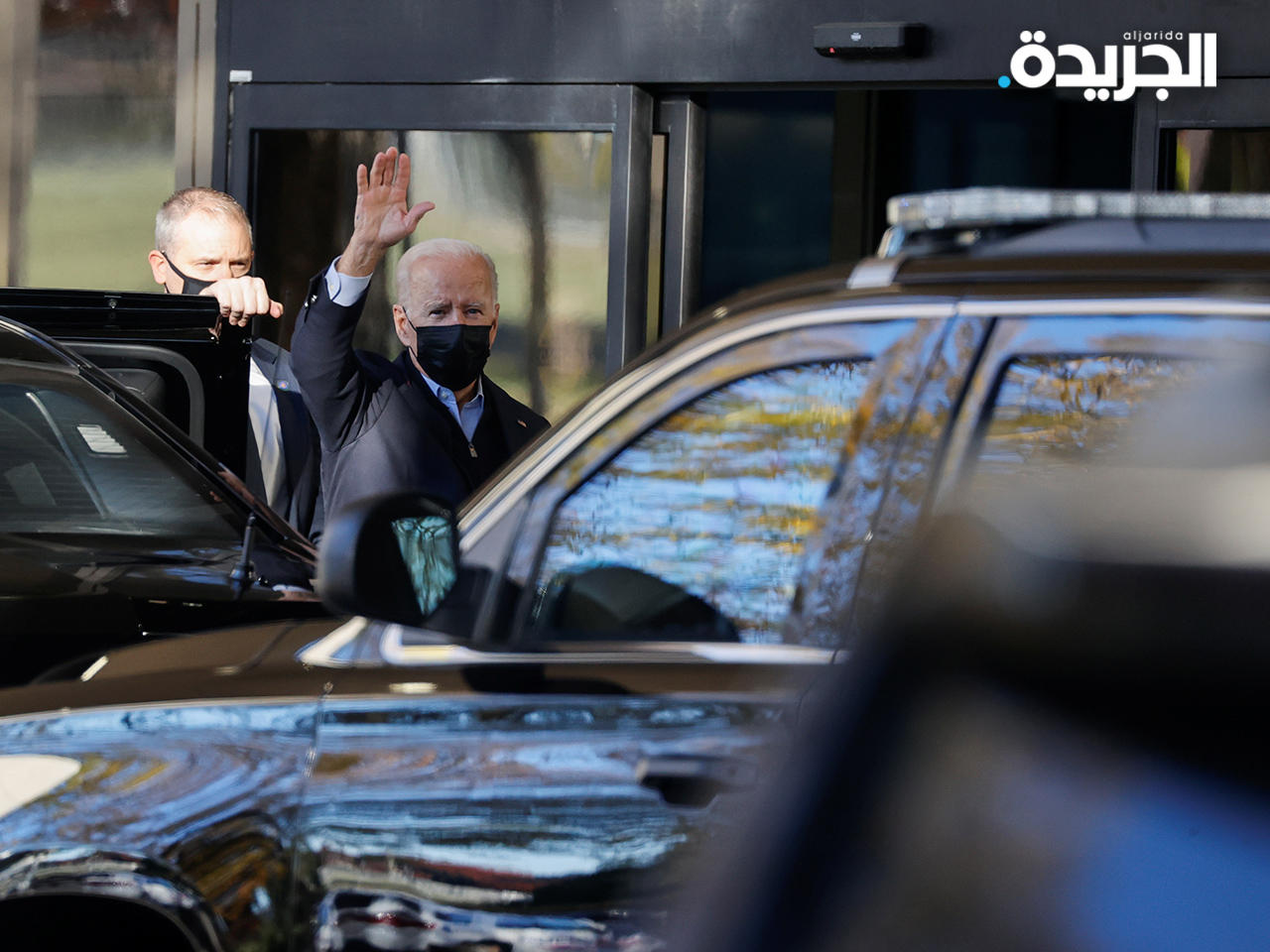بايدن خلال دخوله المستشفى