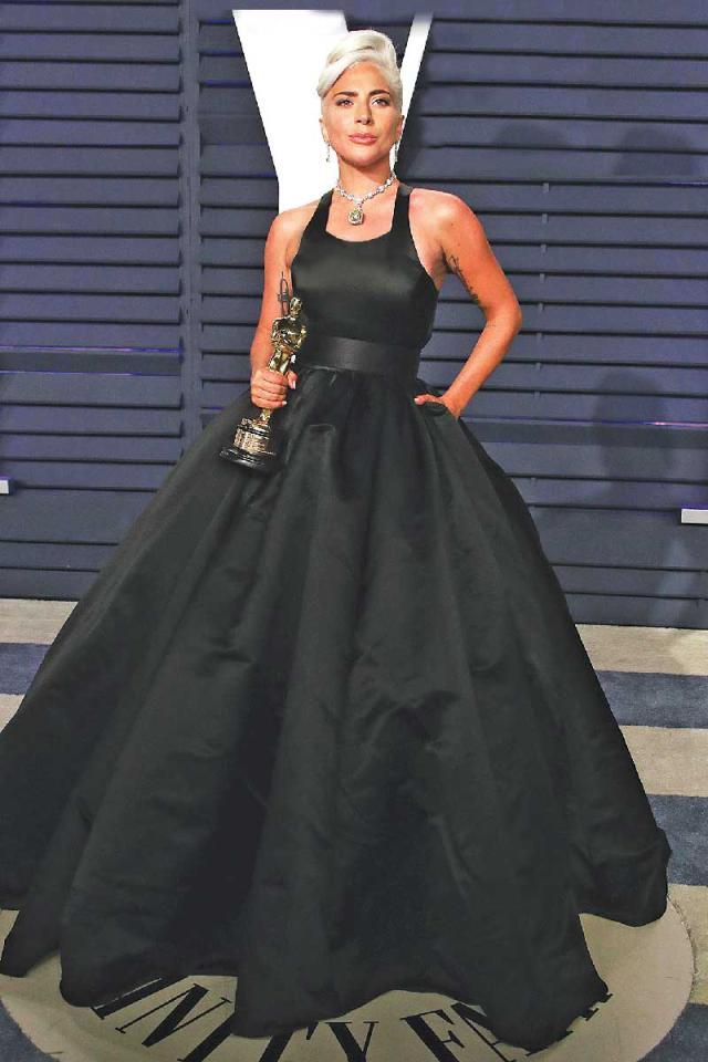 المغنية ليدي غاغا 